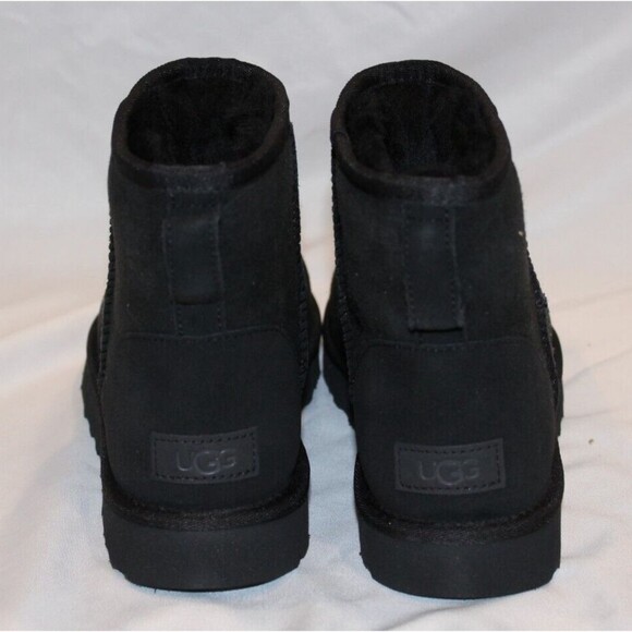 NIB UGG Women's Classic Suede Shearling Lined Mini II Boots BLACK‎ SZ 9 - Picture 6 of 7